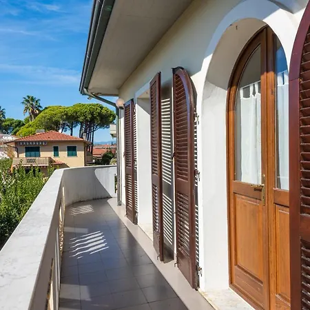 Residenza Tirrenia By Mmega Marina di Massa
