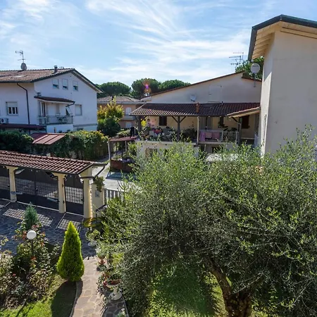 Residenza Tirrenia By Mmega * Marina di Massa