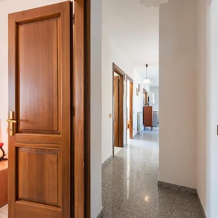 Residenza Tirrenia By Mmega Apartment